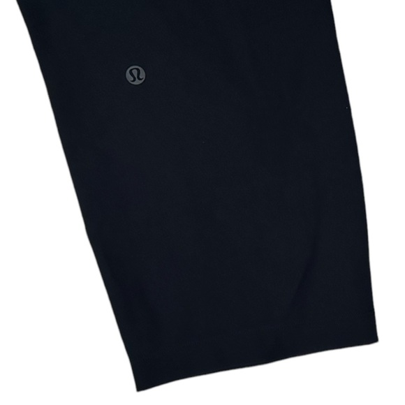 Lululemon On The Fly Crop Woven 23" Mid Rise Wrinkle Free Athleisure Black Sz 6 - Picture 10 of 12